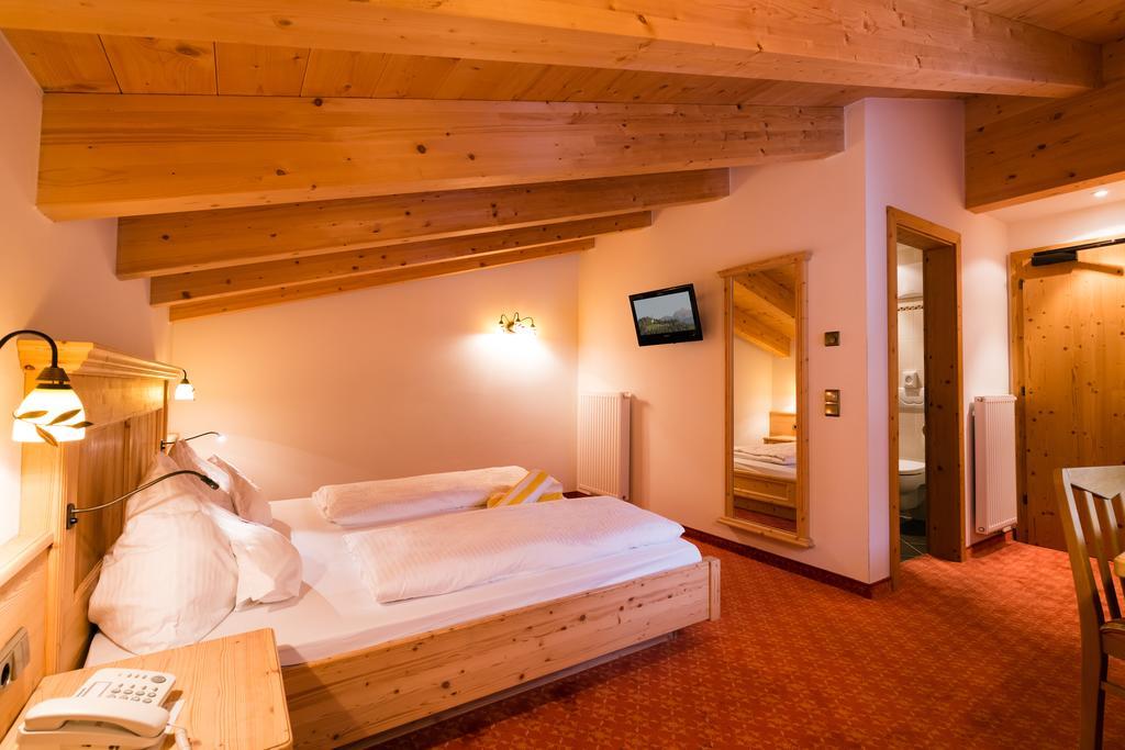 Hotel Schneeberg Family Spa Resort ريدانا الغرفة الصورة