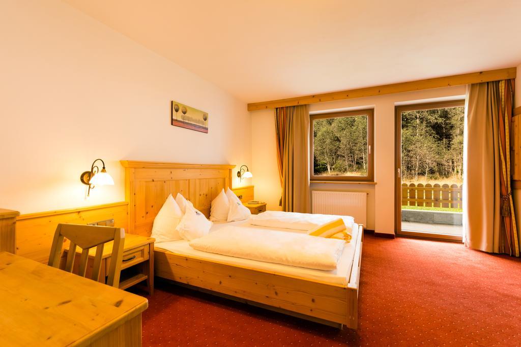 Hotel Schneeberg Family Spa Resort ريدانا الغرفة الصورة